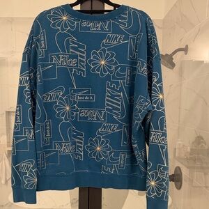 Nike Womens Sportswear Icon Clash Crew CZ1868-460 Valerian Blue